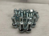 20x Radschrauben M12x1,5 Kugel Kugelbund Schwarz passend auf Diverse Felgen SW17 L26