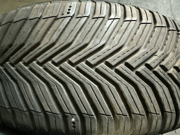 Michelin Cross Climate 2 225/40 R18 92Y Ganzjahresreifen Allwetter 7mm DOT 2023 RR17-A