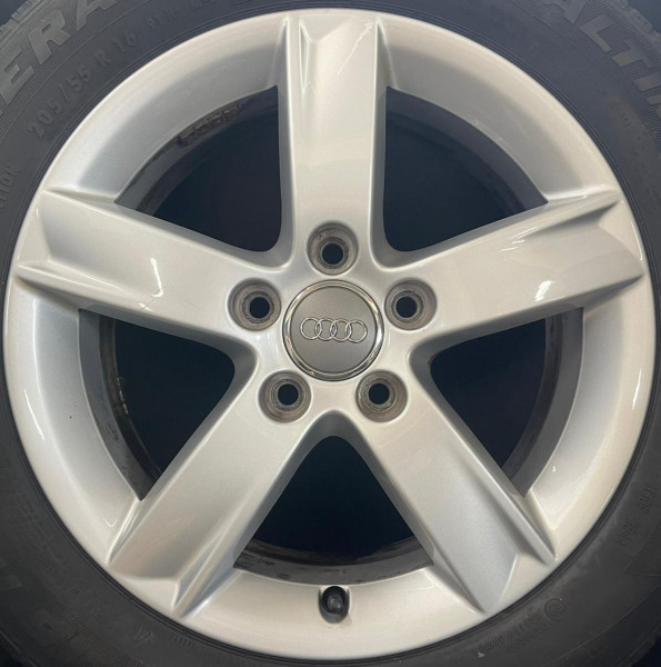 Original Audi A3 8P 16 Zoll Felgen Satz 6x16 ET50 8P0601025C Felgen Satz S16
