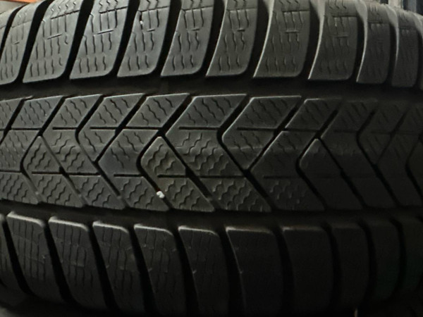 Pirelli Sottozero SZ3 Winterreifen 245/45 R19 102V DOT 2019 4,0-4,5mm 354-C