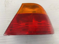 Original BMW 3er E46 Rückleuchte 257022R gebraucht Kratzer MT1054