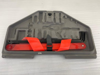 Original BMW 5er E34 Kofferraum Werkzeugkasten inkl. Eckdreieck MT1024