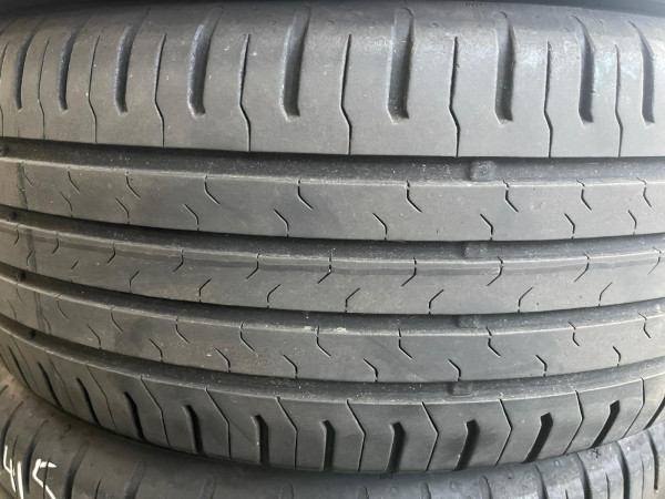 Continental Eco Contact5 215/55 R17 94V Sommerreifen DOT 2014 - 5,0-5,5mm 323-A