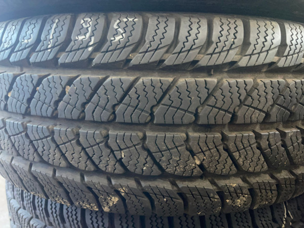 Semperit Van-Grip 3 235/65 R16 115/113R C-Decke Winterreifen DOT 2023 DEMO RR23-B
