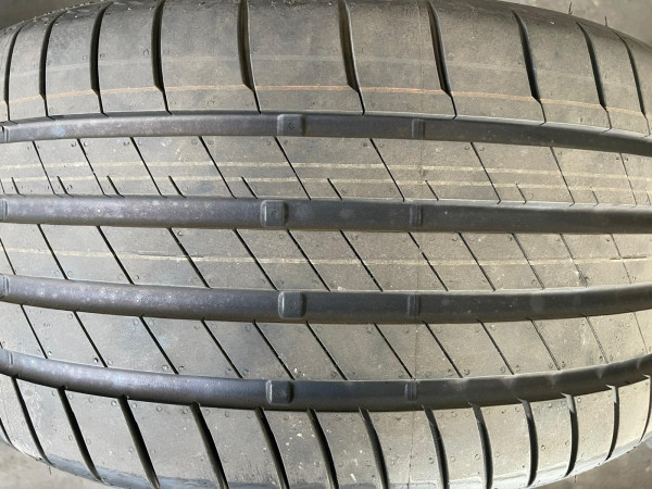 Bridgestone Potenza S005 235/35 R19 91Y *BMW Sommerreifen DOT 2023 DEMO 322-A
