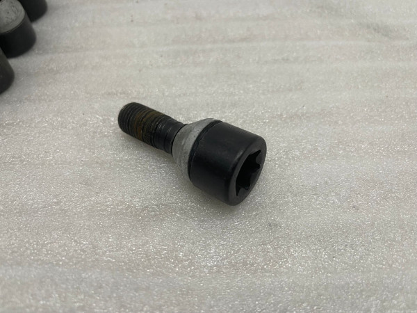 1x Radschraube M14x1,5 Original Lamboorghini Urus Huracan Aventador WHT001161B WIE NEU