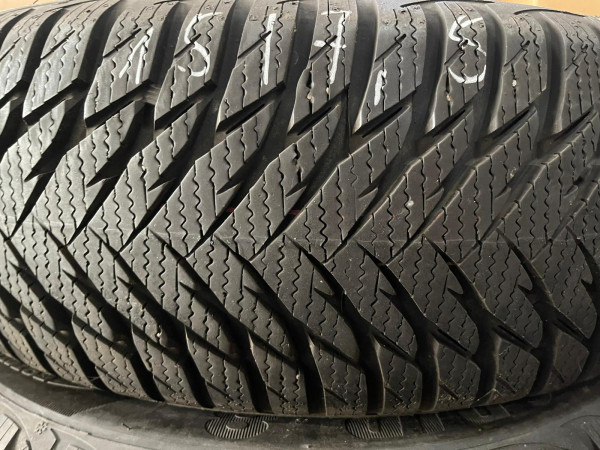 Goodyear Ultra Grip 8 Winrterreifen 195/60 R16 C 99/97T DOT 2015 7,5mm 303-A