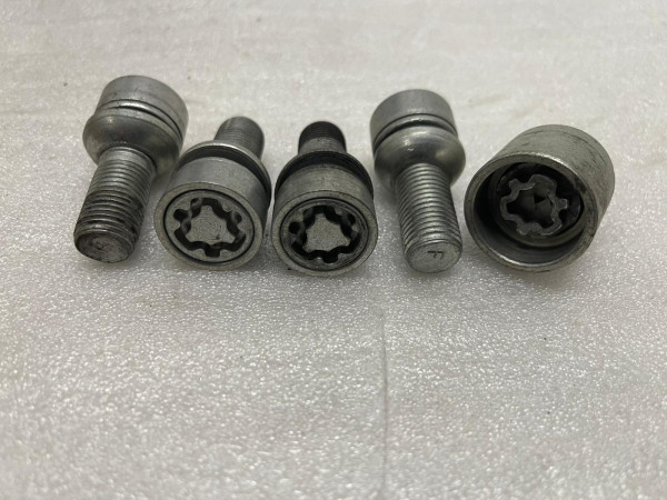 4x Radschrauben Felgenschloss M14x1,5 Kugel Länge 28 VW Mercedes Seat Skoda Audi