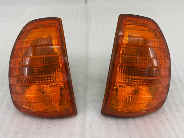 Original Mercedes W123 280 C123 Coupe Blinker vorne rechts links 32739R6 gebraucht MT1098