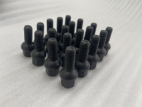 20x Radschrauben M12x1,5 Kugel Kugelbund Schwarz matt passend auf Diverse Felgen SW17 L28