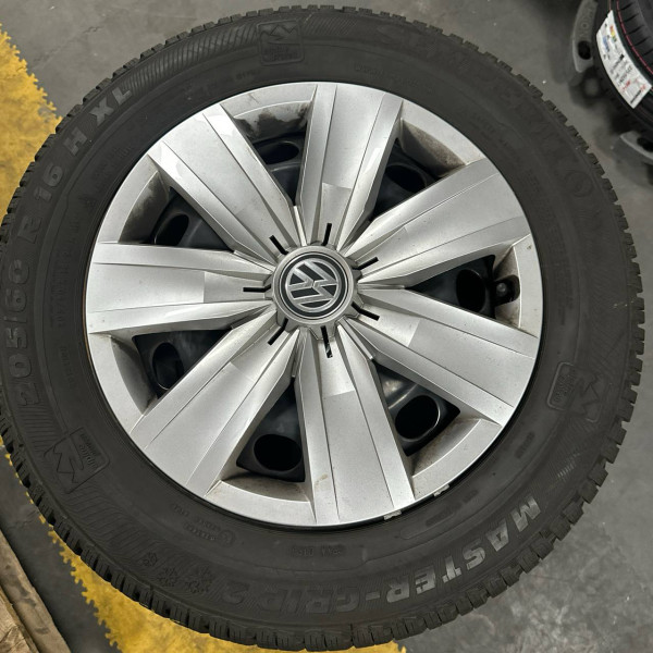 Original VW T-Roc 16 Zoll 6x16 ET43 Winterräder Kompletträder 5Q0601027AM 205/60 R16 337-BS8