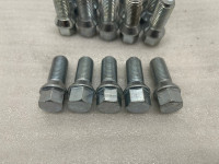 20x Radschrauben M14x1,5 Kegel Kegelbund Schwarz passend auf Diverse Felgen SW17 L28