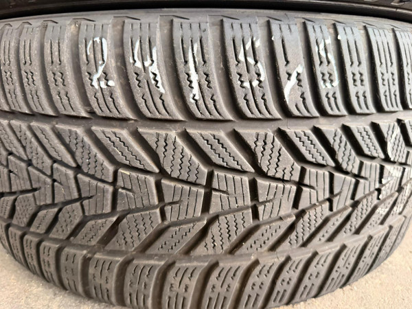 19 Zoll Hankook Winter Icept EVO3 235/35 R19 91W Winterreifen DOT 2024 5,5mm 309-A