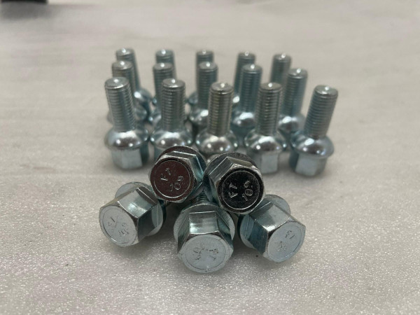 20x Radschrauben M12x1,5 Kugel Kugelbund Chrom passend auf Diverse Felgen SW17 L25