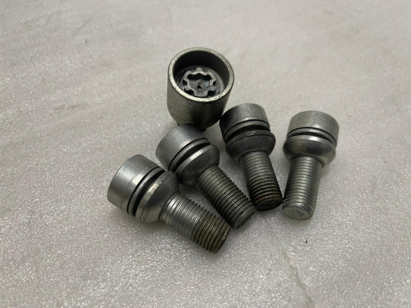 4x Radschrauben Felgenschloss M14x1,5 Kugel Länge 28 VW Mercedes Seat Skoda Audi
