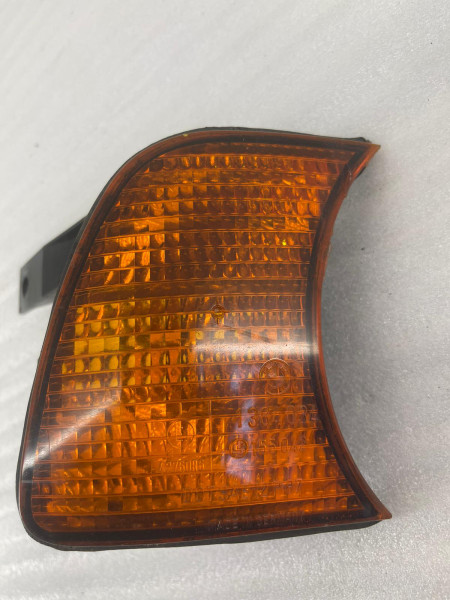Original BMW 5er E34 Blinker Blinkleuchte vorne rechts 1384034 gebraucht MT1041