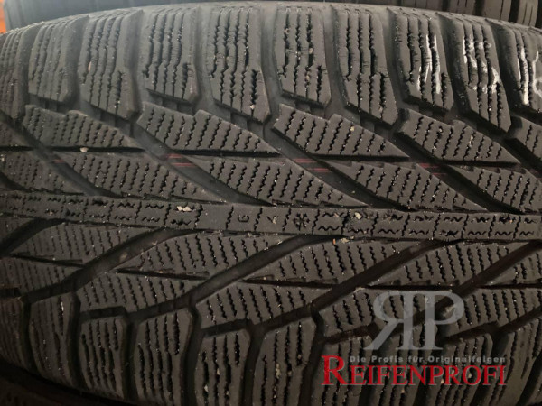 Nokian Hakkapeliitta R2 SUV 235/60 R18 107R Winterreifen DOT 15 5,5mm 323-A*