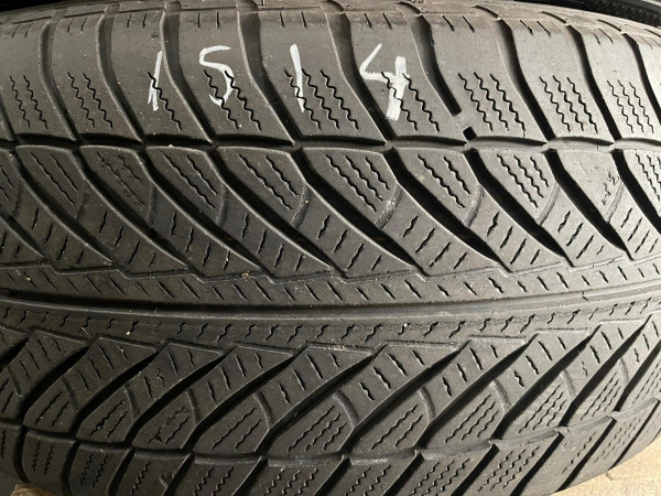 Goodyear Ultra Grip Wrangler RSC Winterreifen 255/50 R19 107V DOT 2015 4mm 303-304-A