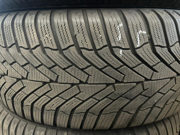 Kumho Winter Craft WP52 235/50 R19 103V Winterreifen DOT 2024 5,5mm RR16-CO