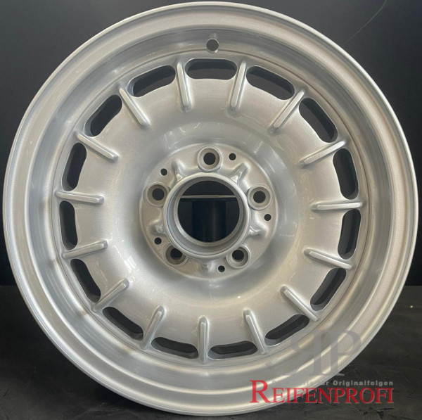 Original Mercedes 14 Zoll Felgen Satz W123 W126 W108 W109 1084001002 6,5Jx14 ET30 WIE NEU 332-A