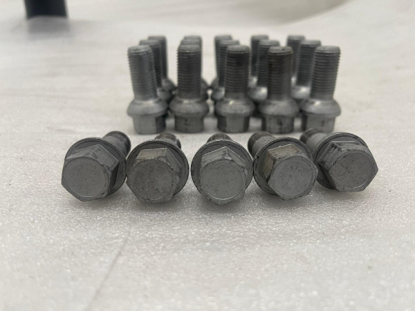 20x Radschrauben M14x1,5x28 Kegel Kegelbund Titan passend auf Diverse Felgen SW17 L28