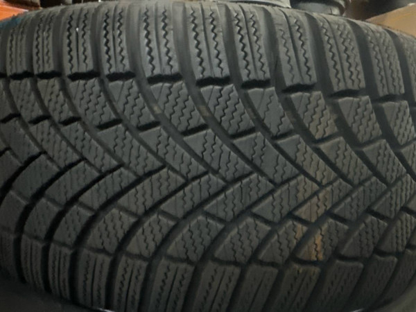 Bridgestone Blizzak LM005 225/40 R18 92V Winterreifen DOT 2024 6,5mm