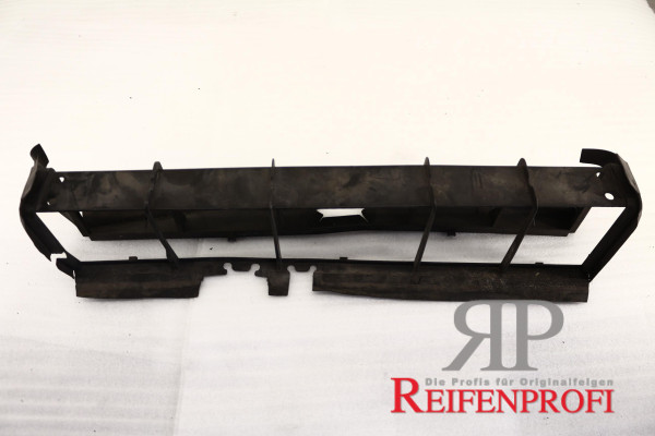 Original Mercedes C-Klasse W203 A2035050230 Kühler Lufteinlass Kanal Halterung gebraucht MT759